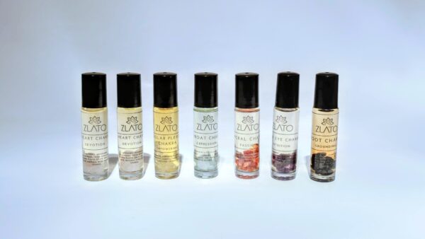 Chakra oil set with natural stones